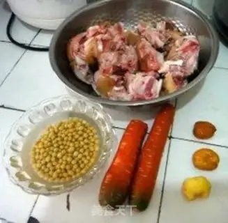 Make Soybeans foot soup step 0