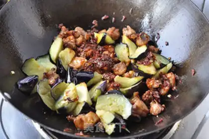 Make Spicy chicken eggplant step 7