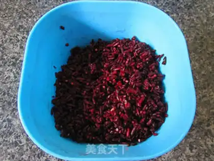 Make Red rice porridge step 1