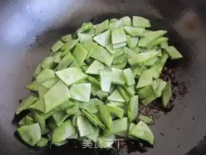 Make The beans are fried step 4
