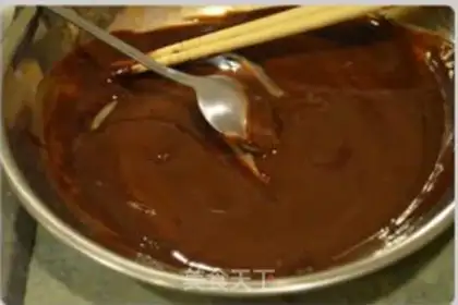 Make Chocolate pretzels step 3