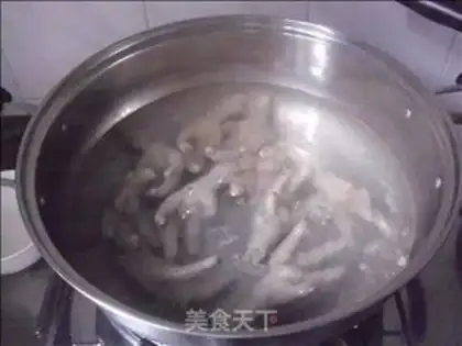 Make Five-colour chicken claw soup step 3