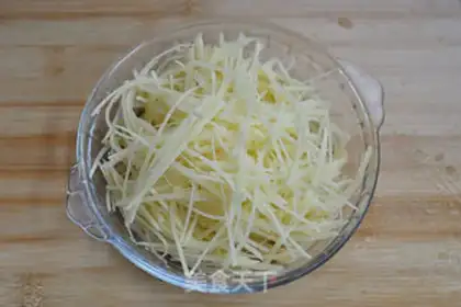 Make Spicy potatoes step 1