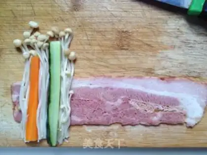 Make Golden pin bacon roll step 2
