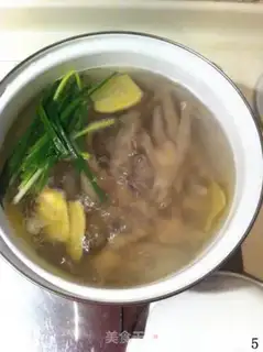 Make Lemon peppers and claws step 4