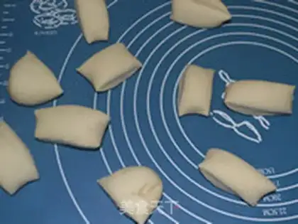 Make Milky Lotus step 4