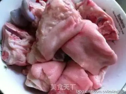 Make Red burning pig hands step 0