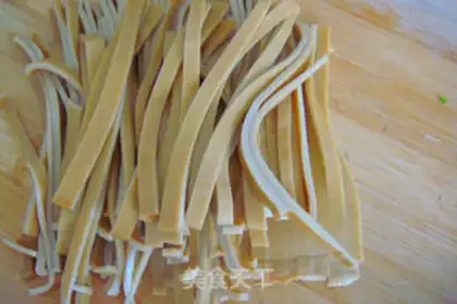 Make Scrambled bean skin step 0