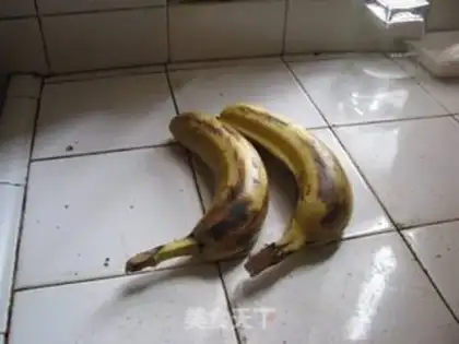 Make Banana shake of the flamingo step 1