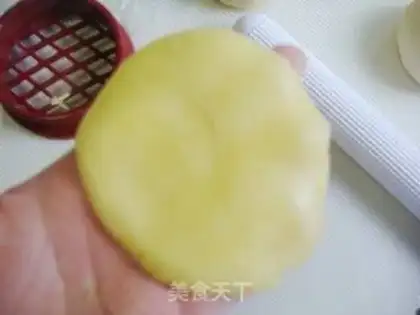 Make Bean pineapple bun step 12
