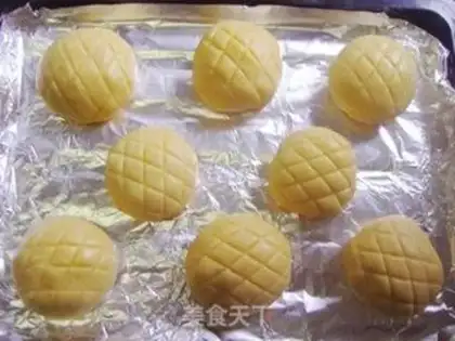Make Bean pineapple bun step 14