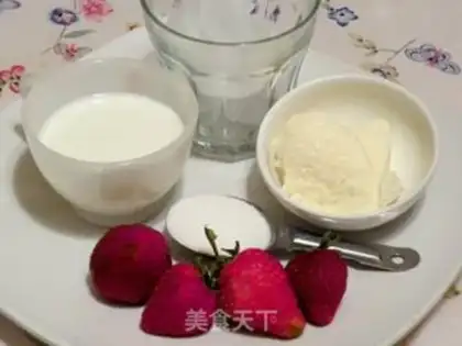 Make Strawberry shakes step 0