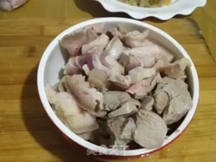 Make Northeast scavenging pork step 2