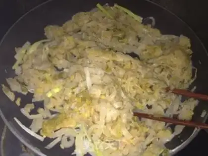 Make Northeast scavenging pork step 4