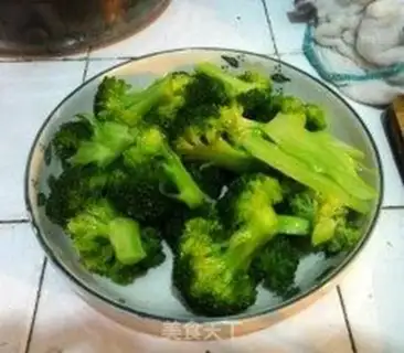 Make Garlic broccoli step 5