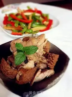 Make Fresh chicken with monkey mushrooms step 4