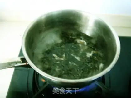 Make Snow pickles, yellow fish step 11