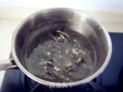 Make Snow pickles, yellow fish step 13