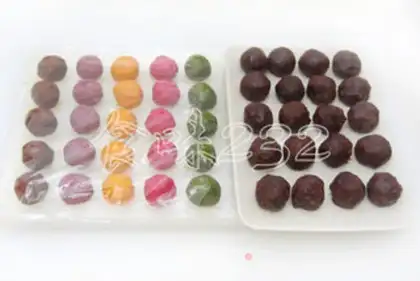Make Five-colour moon cakes step 18