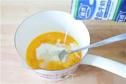 Make Strawberry ice cream step 1