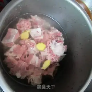 Make Peanut ribs soup step 2