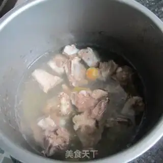 Make Peanut ribs soup step 3