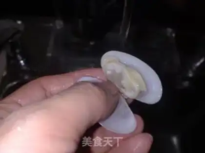 Make Flower clams step 5