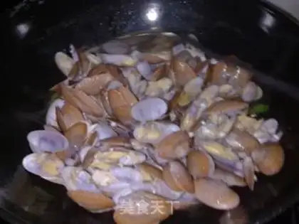 Make Flower clams step 10