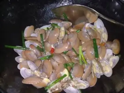 Make Flower clams step 11