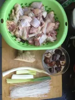 Make Chicken stew mushrooms step 0