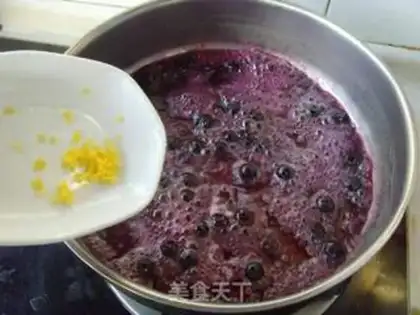 Make Blueberry yogurt step 3