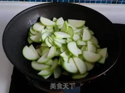 Make A cucumbered salmon step 2