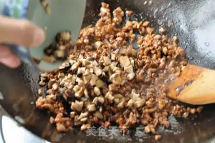 Make Meat sauce noodles step 5