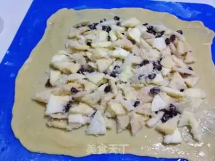 Make Vienna Apple Roll step 6