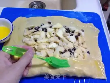 Make Vienna Apple Roll step 7