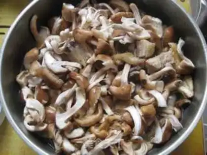 Make A chicken leg with mushrooms step 6
