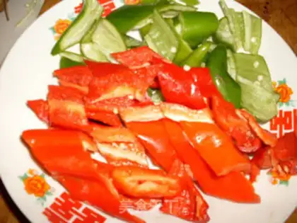 Make Double pepper fried meat step 1