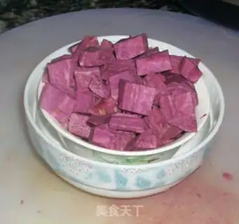 Make Purple potato silver ear soup step 2