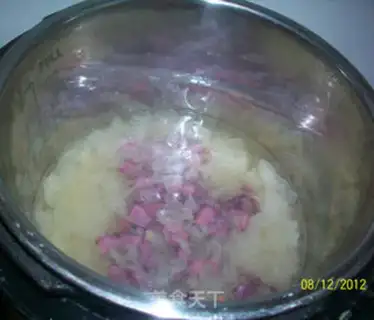 Make Purple potato silver ear soup step 3