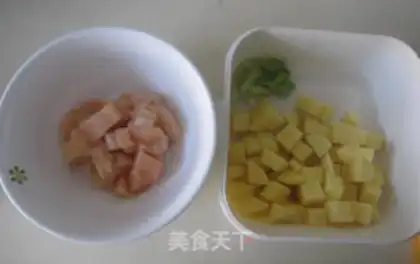 Make Curry chicken and potatoes step 0