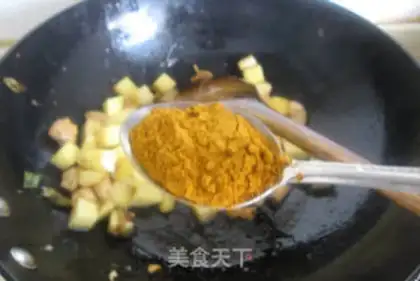 Make Curry chicken and potatoes step 4