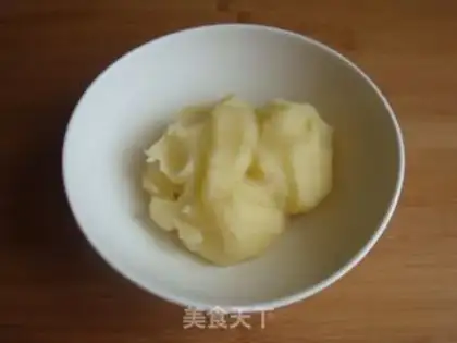 Make Tuna mashed salad step 1