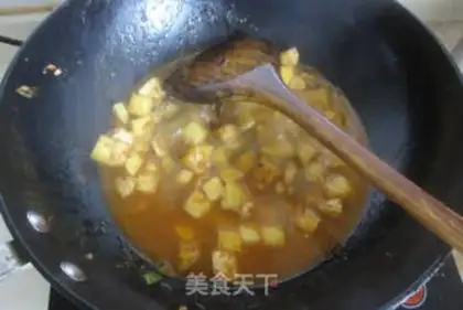 Make Curry chicken and potatoes step 5