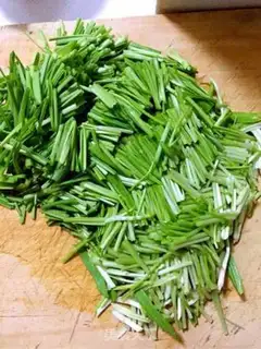 Make Sour chickens make garlic step 1