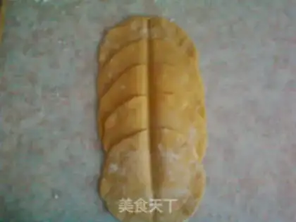 Make Yellow rose bun step 4