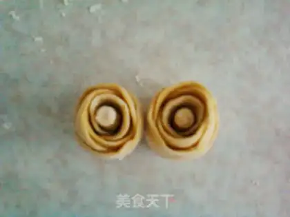 Make Yellow rose bun step 7