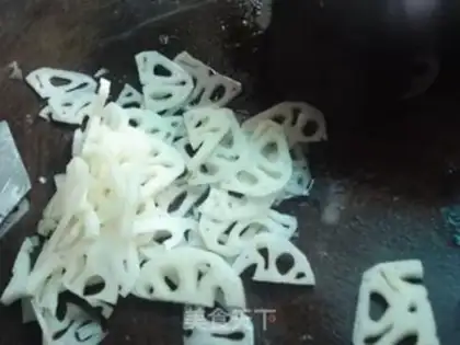 Make Spicy onions step 1