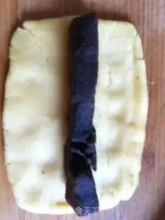 Make Gold-tree mud rolls step 4