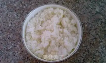 Make Beef pelt egg fried rice step 3