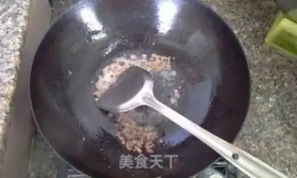 Make Beef pelt egg fried rice step 5